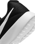 Nike Tanjun